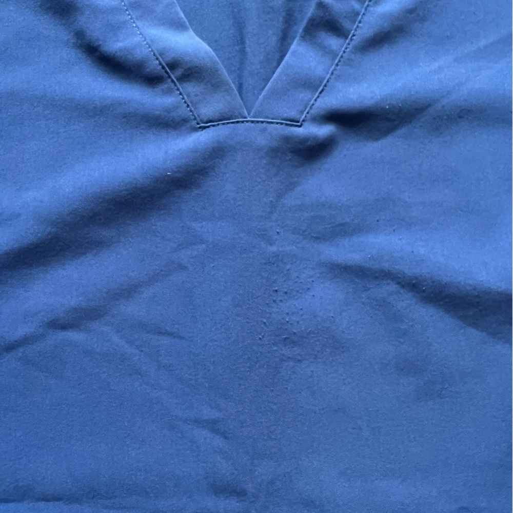 Figs Denim Casma Scrub Top Size Small - Picture 4 of 4